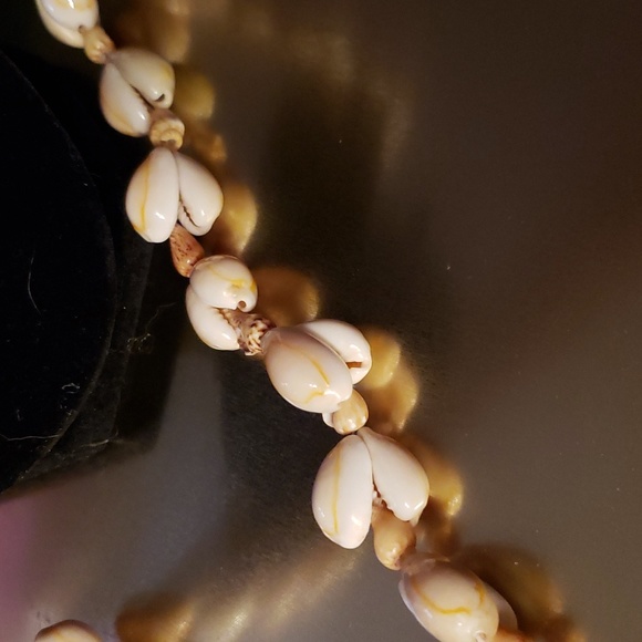 Shell necklace - Picture 2 of 2